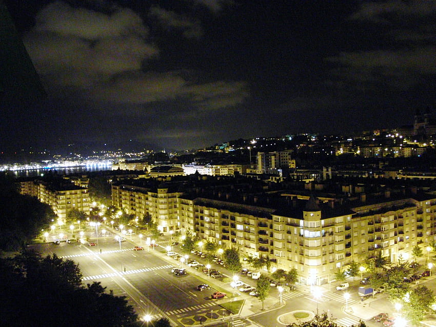 San Sebastian by night HD wallpaper
