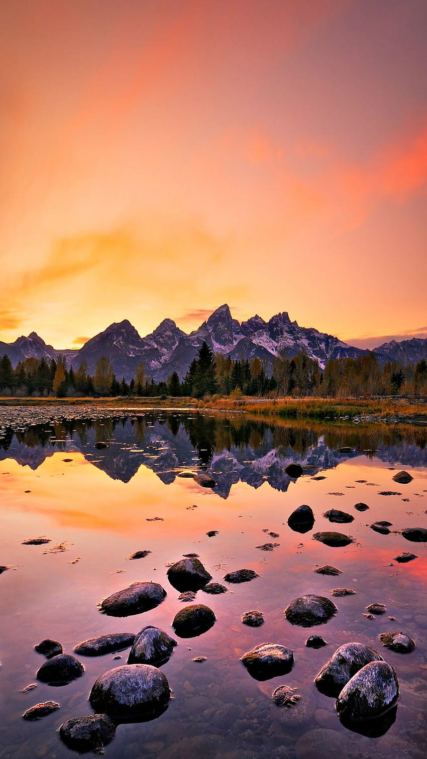 Mountain Lake Sunset iPhone 8, orangefarbenes und blaues Bergtelefon HD-Handy-Hintergrundbild