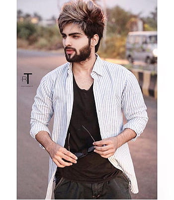 Jubin Shah 1𝐒 on Instagram: “Swipe ⬅️ left. . Tell me which one u like a)  close up b) half length . Pic-… | Stylish boy haircuts, Boys haircuts,  Beard styles short