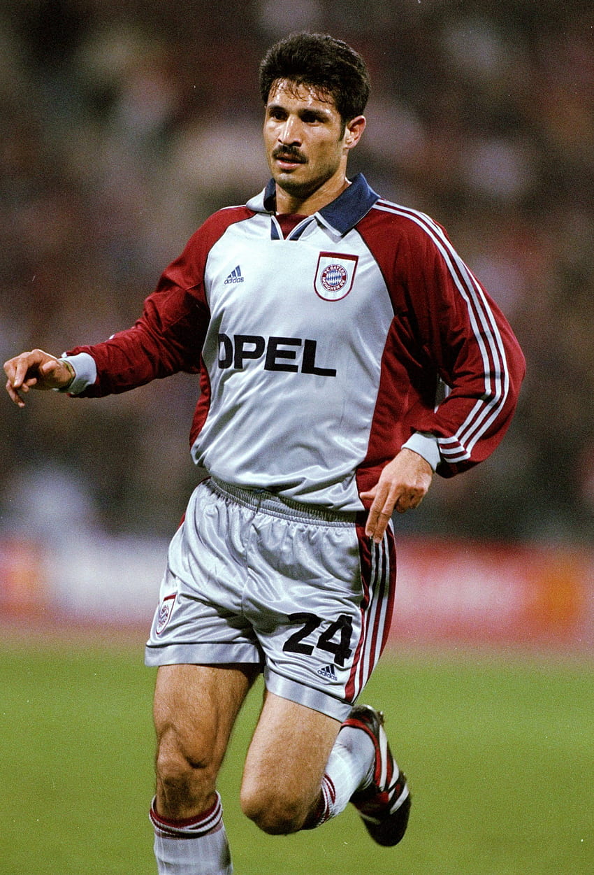 Ali Daei quand il a joué au Bayern Munic Fond d'écran de téléphone HD