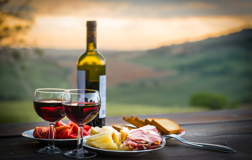 Landschaft, Tisch, Wein, Flasche, Käse, Gläser, Brot, Teller, Stöpsel, Tomaten, Bokeh, Schinken, Abschnitt еда, Brot und Wein HD-Hintergrundbild