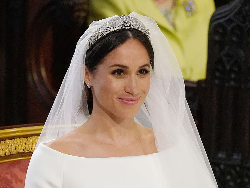 Königliche Hochzeit: Meghan Markle trägt zur Zeremonie ein Kleid von Givenchy, Brautkleider mit Schleier HD-Hintergrundbild