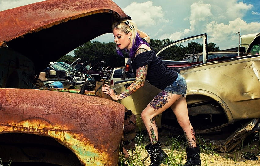 feet, shorts, the hood, tattoo, scrap, the junkyard , section девушки HD wallpaper