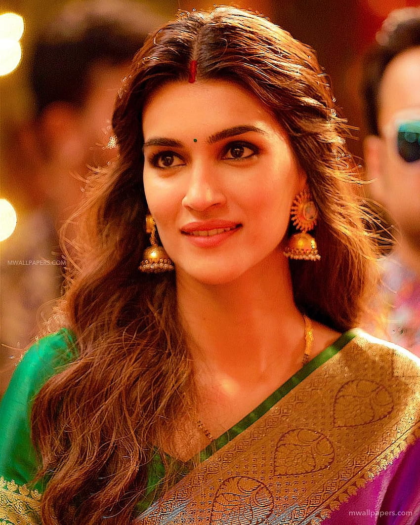 Kriti Sanon loves to leave her hair messy and bouncy heres the proof