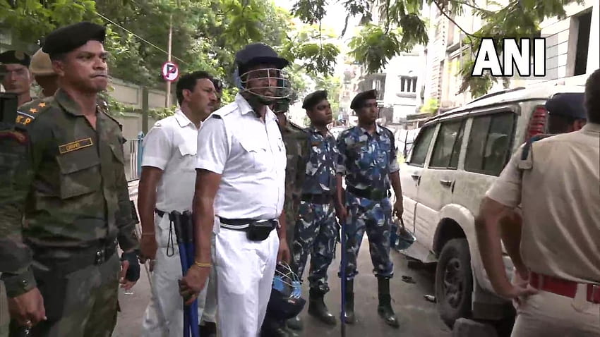 Bengala occidentale: l'agente di polizia apre il fuoco davanti all'Alto Commissariato del Bangladesh a Calcutta, si uccide Sfondo HD