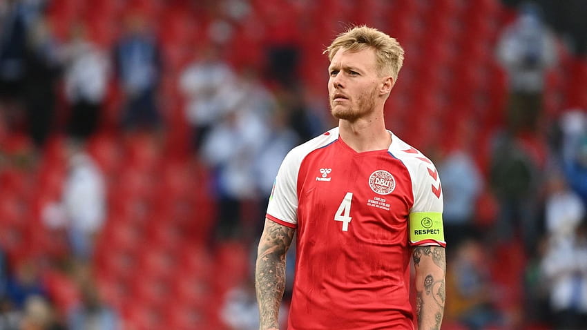 Leading from the front: Denmark captain Kjaer hailed a hero for swift response to Eriksen scare during Euro 2020 game, denmark national team 2021 HD wallpaper