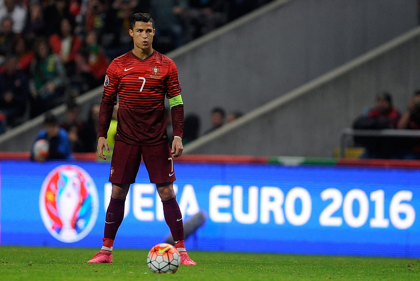 Cristiano Ronaldo parla della Coppa del Mondo del Qatar 2022 e dei piani per il futuro del Portogallo Sfondo HD