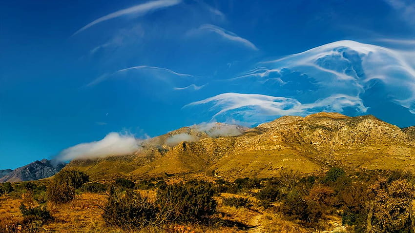 Awan Cirrus di atas Taman Nasional Pegunungan Guadalupe, Texas, taman nasional pegunungan Wallpaper HD