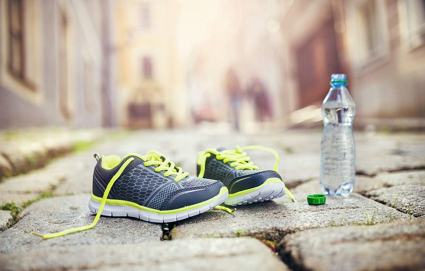 fitness, buty do biegania, zdrowy tryb życia, woda mineralna, buty do ćwiczeń Tapeta HD