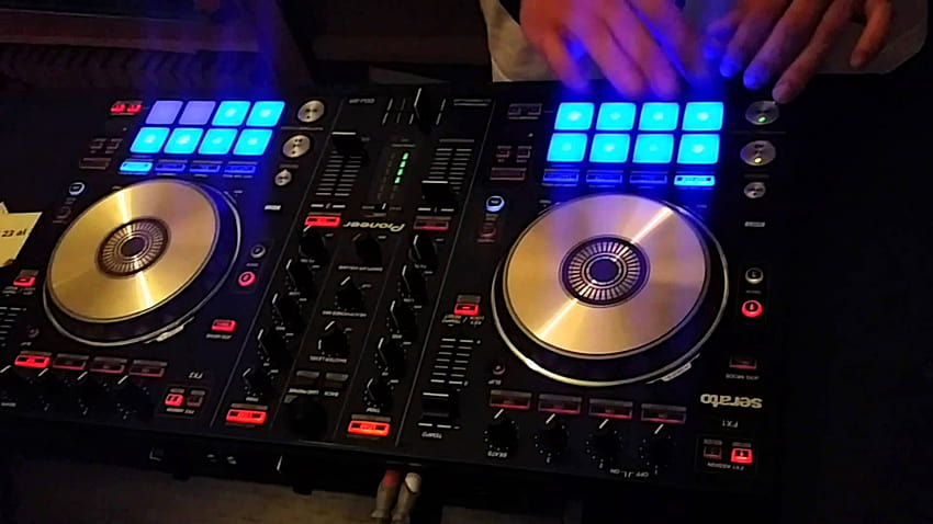 Training session with the PIONEER DDJ SR HD wallpaper