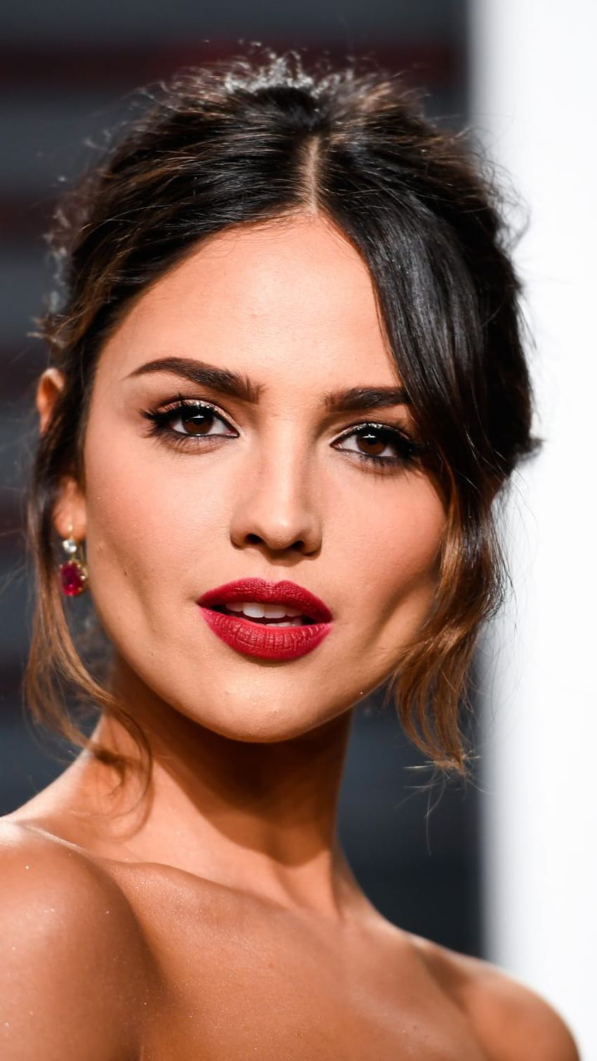720x1280 Eiza González, beautiful, stare, actress, 2018, beautiful latina women HD phone wallpaper