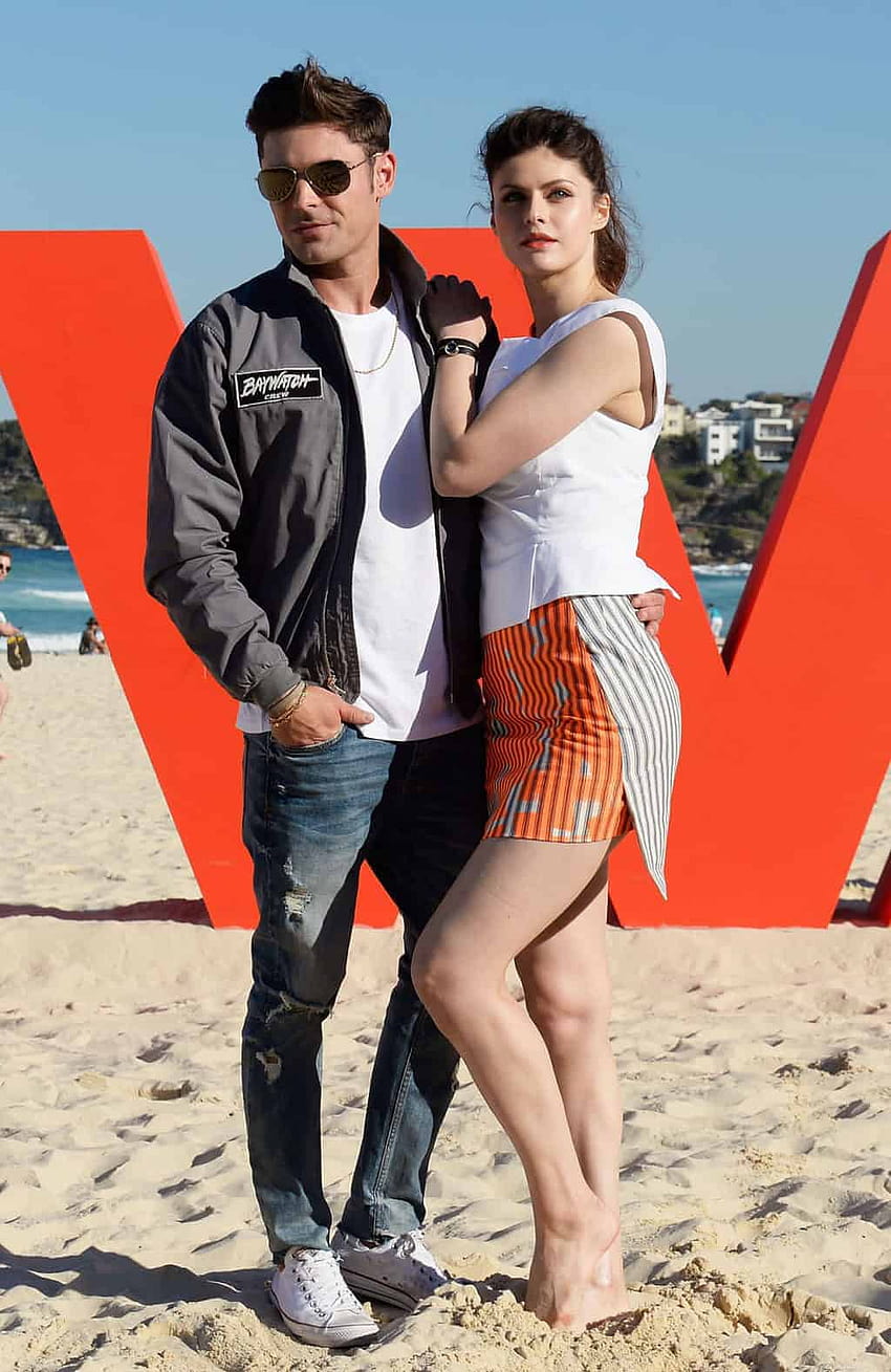 Zac Efron and Alexandra Daddario Hit Bondi Beach Ahead of 'Baywatch' Premiere, alex daddario and zac efron HD phone wallpaper