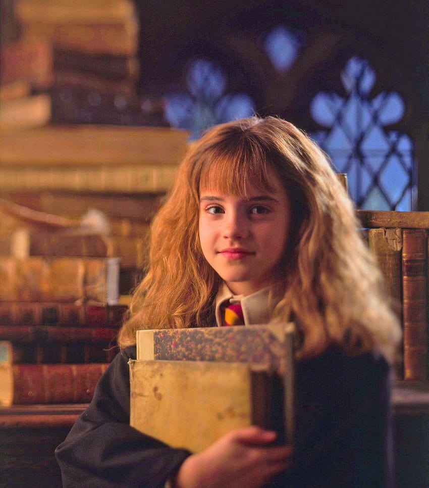 10 personnages de Harry Potter et leurs homologues de la «vraie vie», hermione granger étudie Fond d'écran de téléphone HD