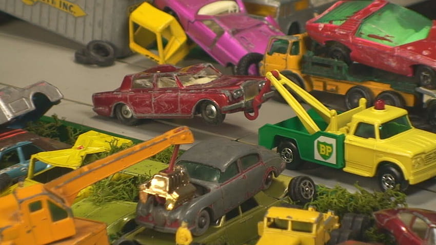 Wrecked Toy Car Junkyard ~ part 1 Matchbox HD wallpaper