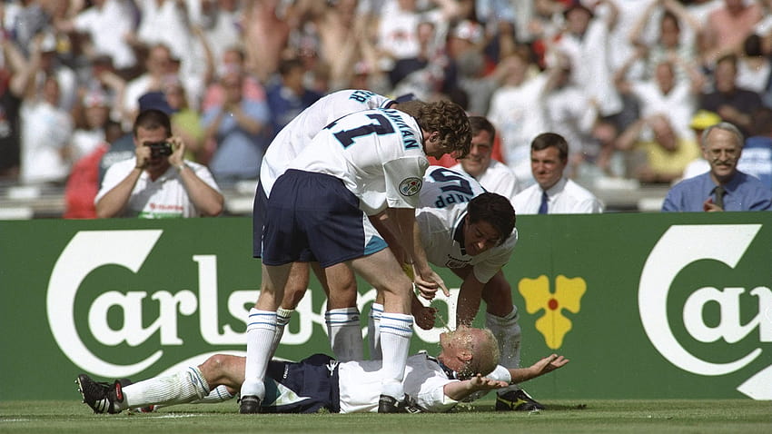 Erklärt: Gascoignes legendäre „Dentist's Chair“-Feier der Euro 96 im Klassiker England gegen Schottland HD-Hintergrundbild