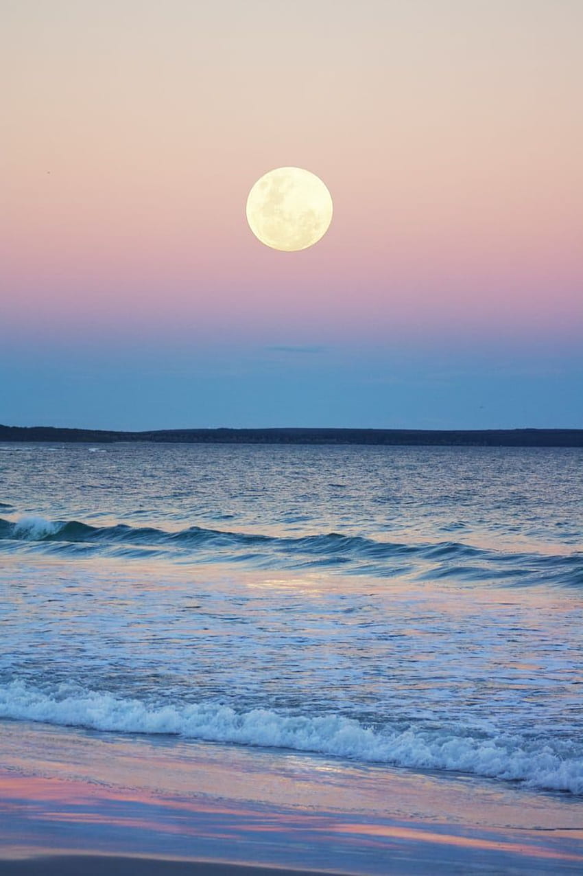 oceano durante o dia – Natureza, lua sobre as ondas do mar Papel de parede de celular HD