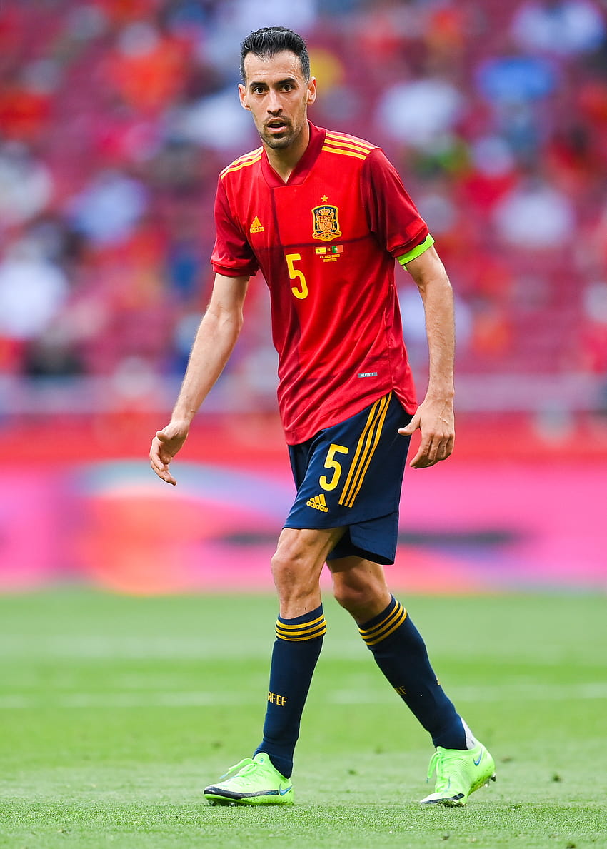 Spain Calls Up 4 Extra Players After Sergio Busquets' Positive Covid, busquets 2022 HD phone wallpaper