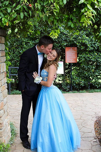 Pin by marissa on couple poses | Prom couples, Prom poses, Prom pictures