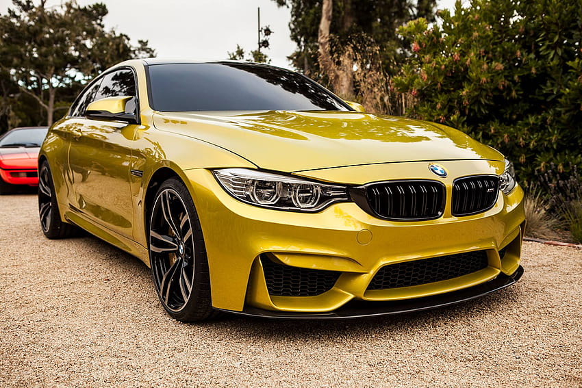 BMW M4 クーペ コンセプトがペブル ビーチに登場 – ファースト ライブ、黄色の bmw 高画質の壁紙
