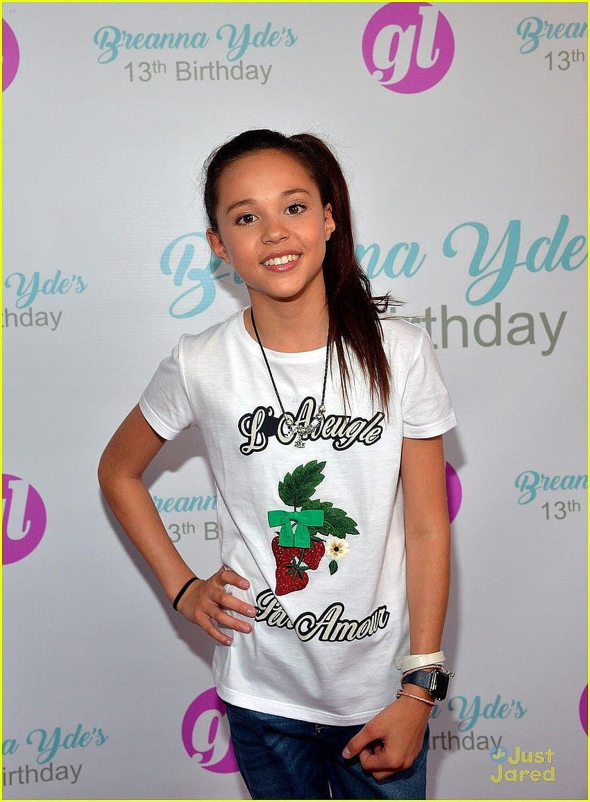 Breanna Yde Celebrates 13th Birtay With School Of Rock Cast HD phone wallpaper