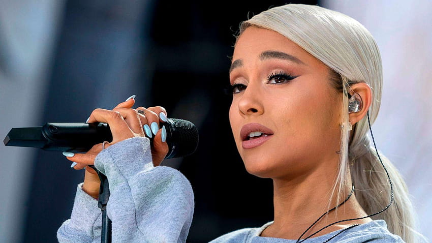Ariana Grande reportedly engaged to 'SNL's' Pete Davidson, ariana grande 2020 HD wallpaper