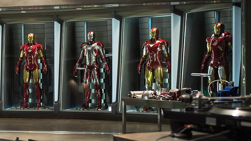 Tony Stark'ın laboratuvarında Demir Adam kıyafetleri, demir adam takımı HD duvar kağıdı