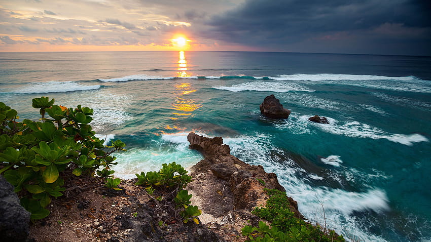Indonésia, ilha de Bali, cenário de natureza tropical, mar, ondas, pôr do sol 3840x2160 U papel de parede HD