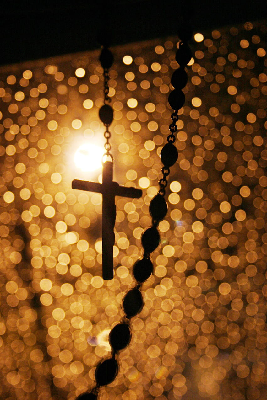 Monday Musings: Of Rosary Beads and College Students HD phone wallpaper