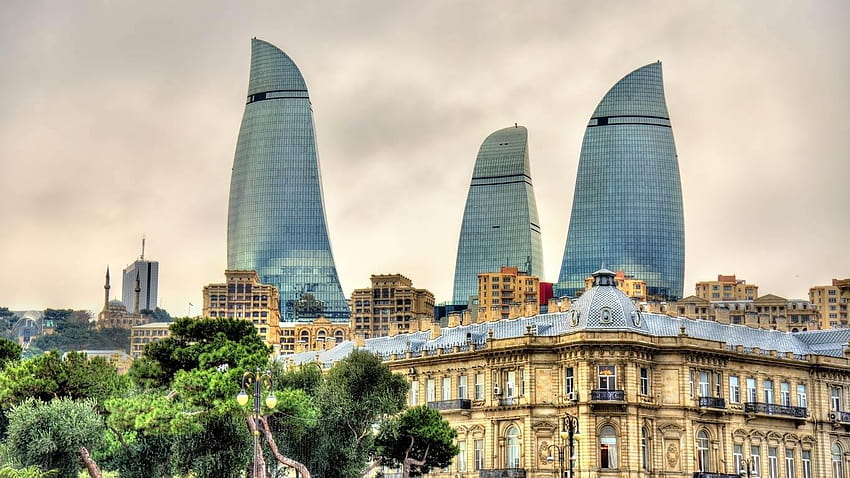 Flame Towers et skyline de Bakou, Azerbaïdjan par T1000 Fond d'écran HD
