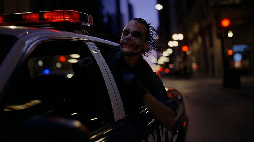 Il Joker, Heath Ledger, le auto della polizia, Batman Il Cavaliere Oscuro, le città, il Joker Heath Ledger Sfondo HD