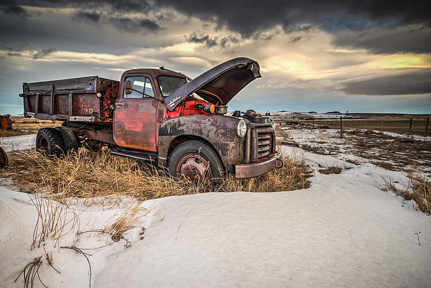 Trucks Retro Snow Old auto, truck in snow HD wallpaper | Pxfuel