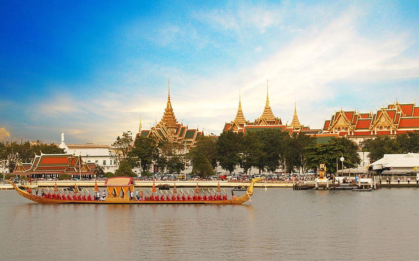 Bangkok, Thailands Hauptstadt, ist eine große Stadt, die für ihren kunstvollen, großen Palast Bangkok bekannt ist HD-Hintergrundbild