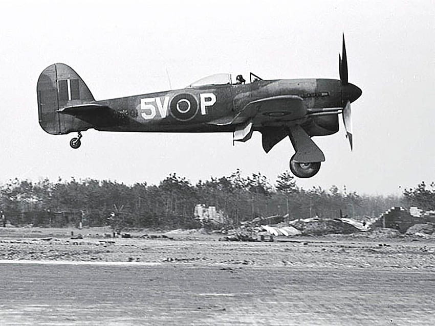 Hawker Typhoon en la Segunda Guerra Mundial fondo de pantalla