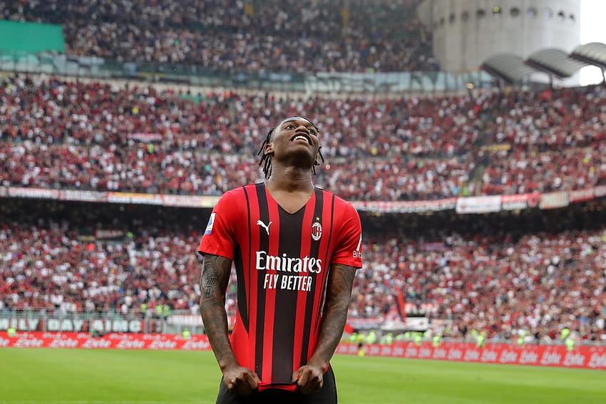 AC Milan jest o jeden punkt od pierwszego tytułu Serie A od 11 lat, ac milan serie a champions 2022 Tapeta HD