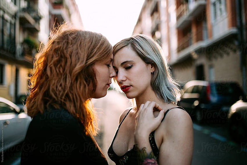 Romantic Lesbian Couple HD wallpaper