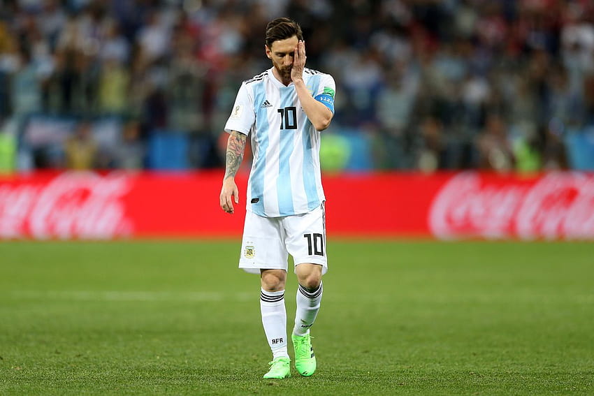 Arjantin Dünya Kupası'nı üzüntüden kazanıyor, messi üzgün HD duvar kağıdı