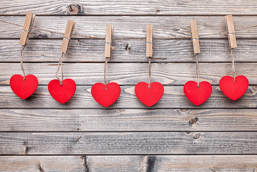 Valentine's Day peg Heart Red Wall Wood planks Clothespin Boards, valentines pc HD wallpaper