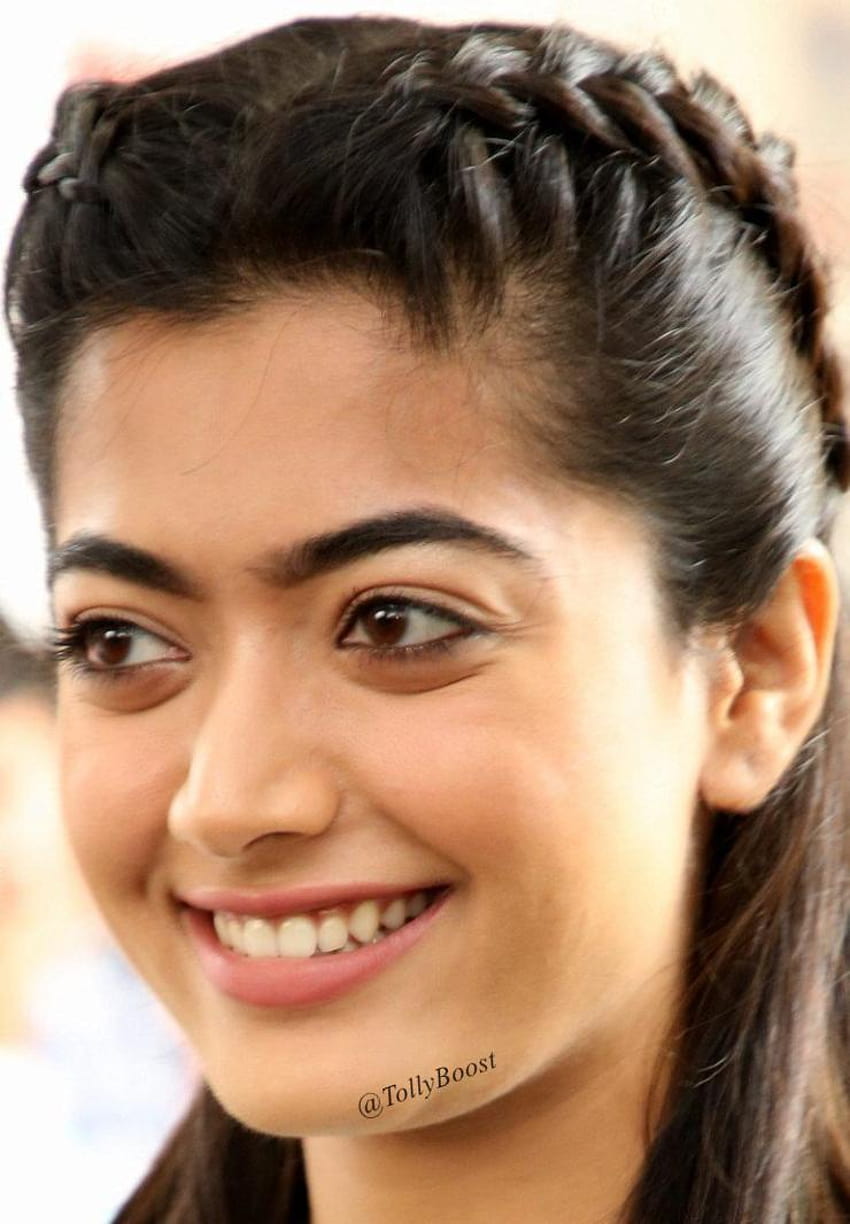 Indian Hot Girl Rashmika Mandanna Long Hair Smiling Face Closeup, rashmika mandanna close up HD phone wallpaper