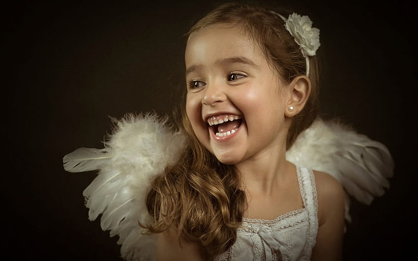 Aniołek, słodka dziewczynka, śmiech, portret 640x1136 iPhone 5/5S/5C/SE , tło, śmiejące się dziewczyny Tapeta HD