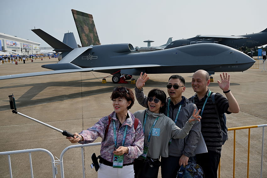 Show aéreo chinês oferece vislumbre dos novos drones militares papel de parede HD