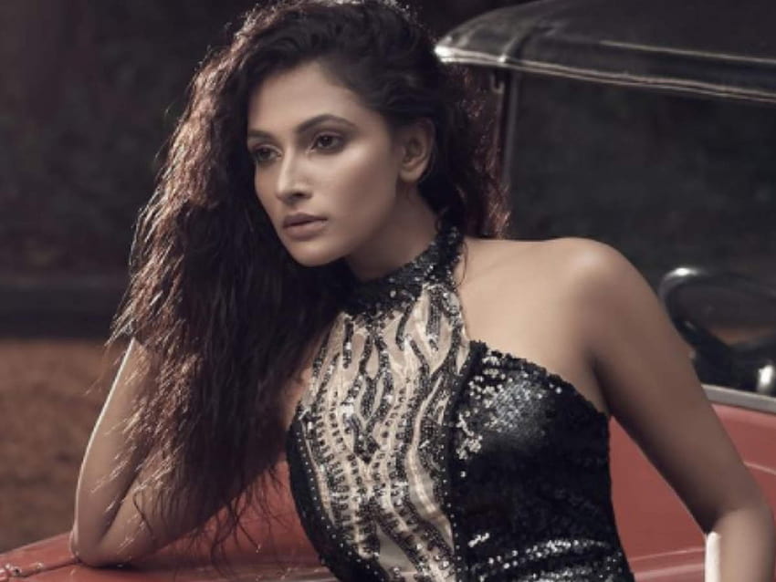 Marathi actress Nayannah Mukey hits back at body shaming; says HD wallpaper