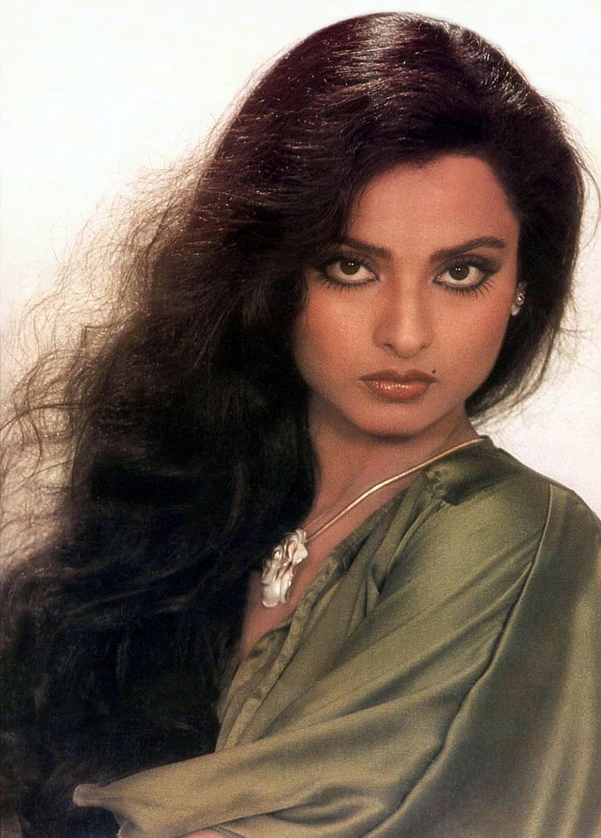 Rekha, 'Umrao Jaan' gibi filmlerle ve bollywood eski aktrisiyle popülerlik kazandı. HD telefon duvar kağıdı