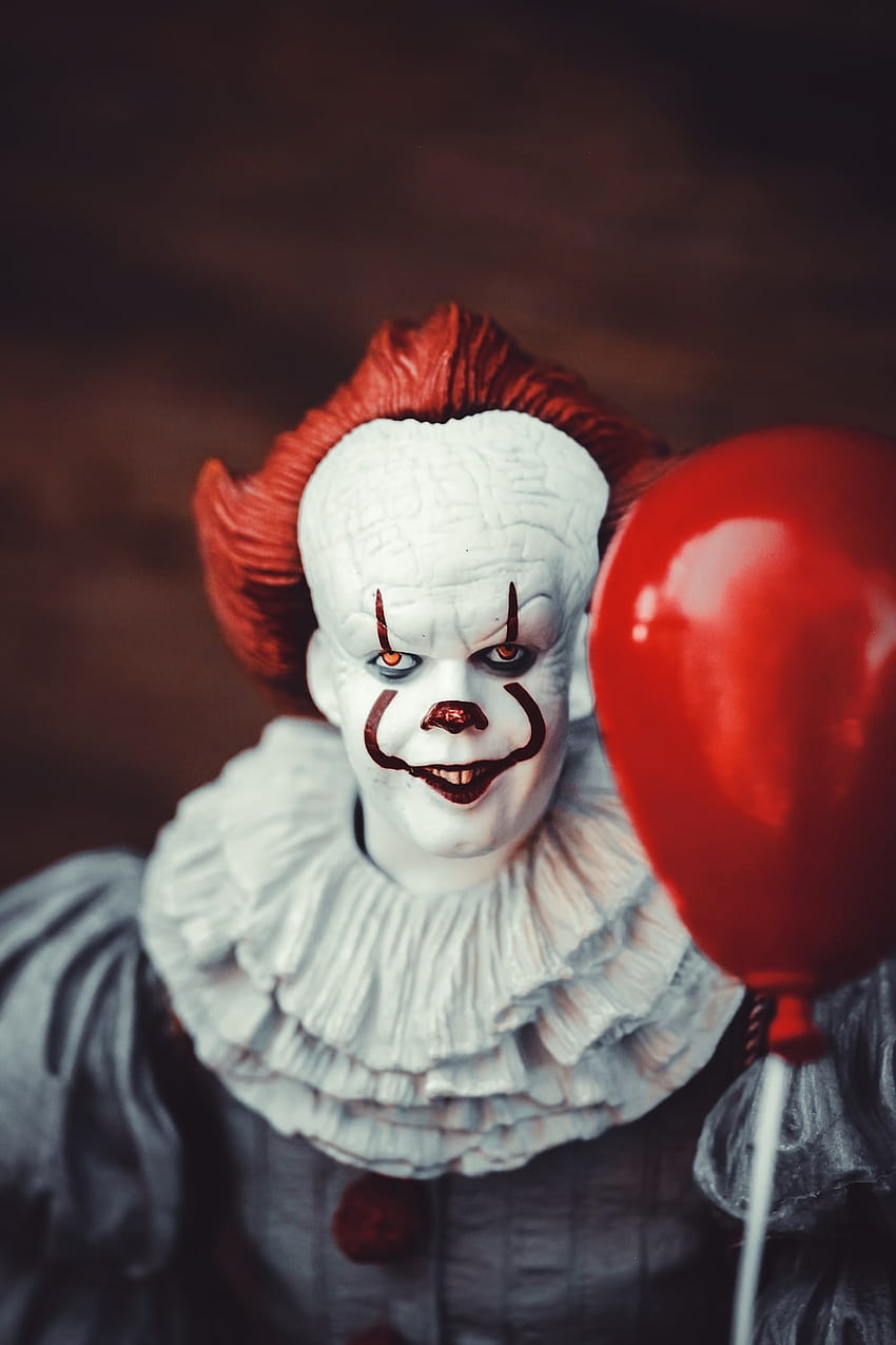 Two Yellow Eyes Smiley Pennywise Stare Look 4K HD Pennywise Wallpapers | HD  Wallpapers | ID #85678