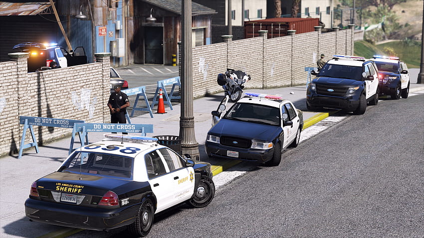LAPD, LASD and SWAT are on scene., swat lapd HD wallpaper