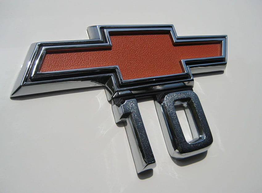 10 emblem from a 1968 Chevrolet C10 pickup. HD wallpaper
