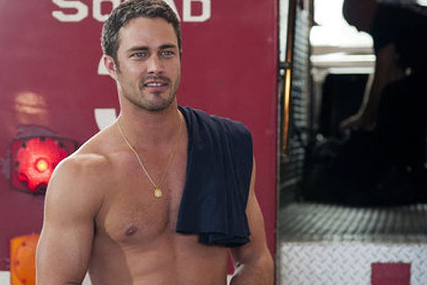 Did You Miss the Premiere of Chicago Fire? Here's a Video Clip With Taylor Kinney Not Wearing a Shirt HD wallpaper