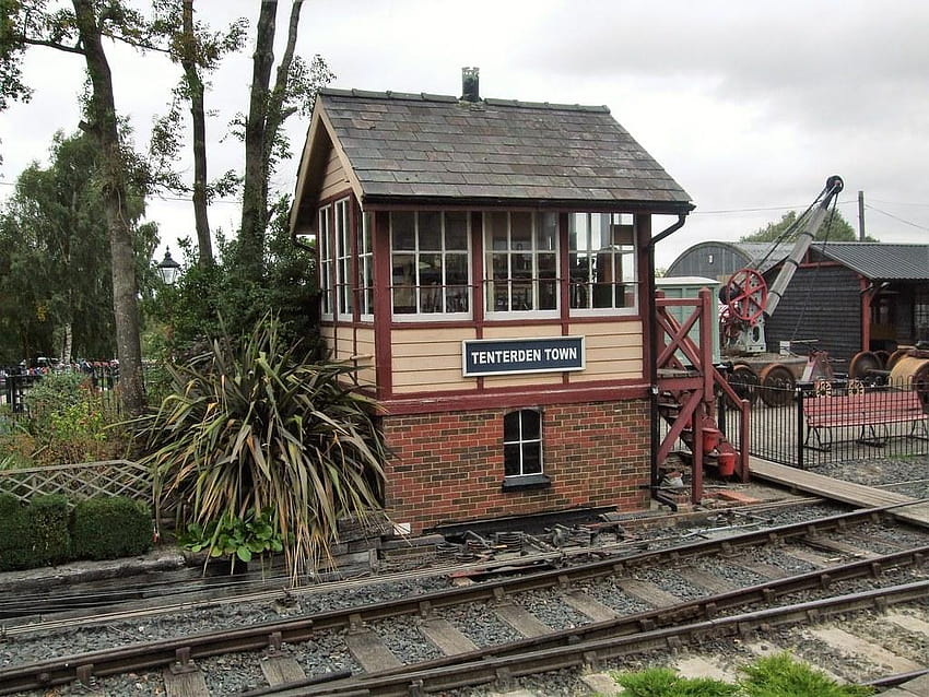 Kent And East Sussex Railway Signal Box, Tenterden HD тапет