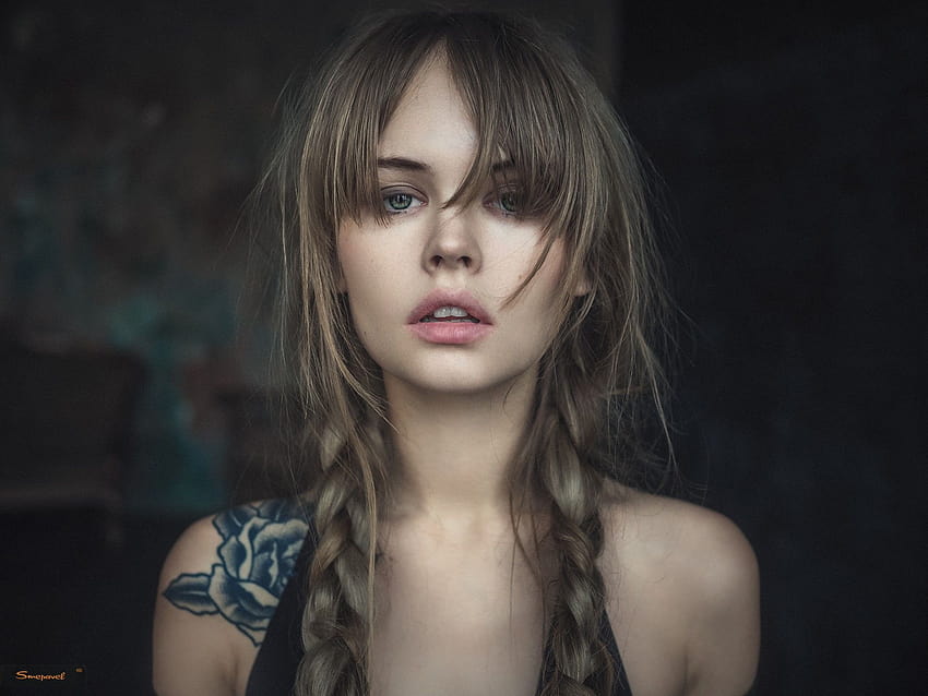 Anastasia Scheglova, esmer, uzun saç, dövme, örgü, yüz, kahkül, model, kadın, portre ::, uzun örgü HD duvar kağıdı