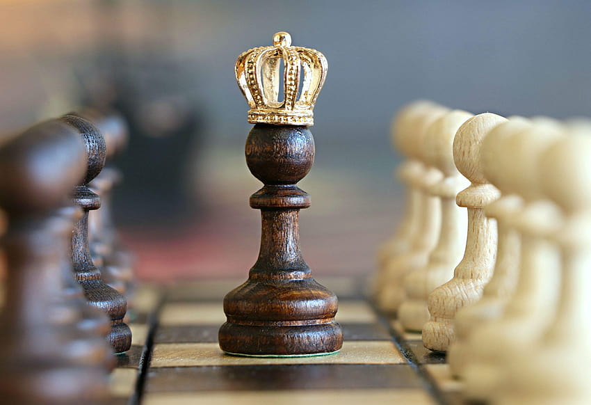 brown queen chess piece, king and queen HD wallpaper