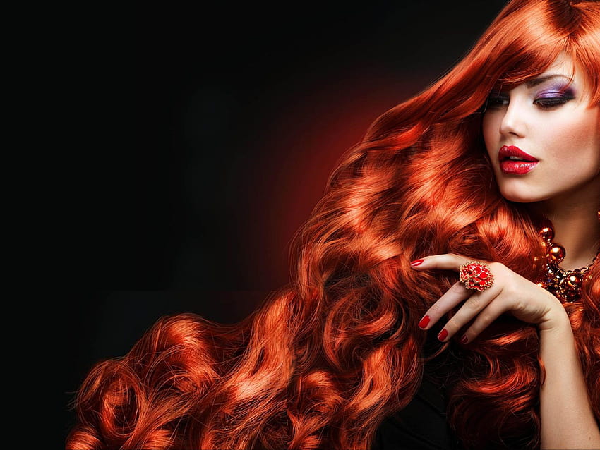 아름다운 여성 긴 머리 빨간 입술 메이크업 보석 목걸이 매니큐어 배경: 13, 여성 보석 HD 월페이퍼